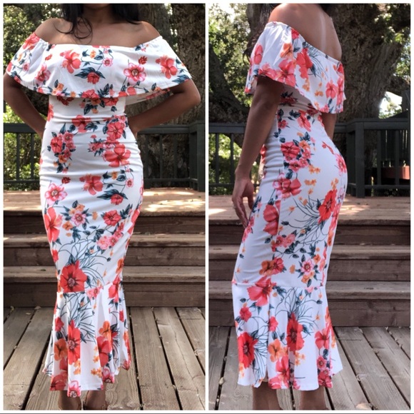 Dresses & Skirts - 🌹🌸Off shoulder fitted dress 🌺🌷